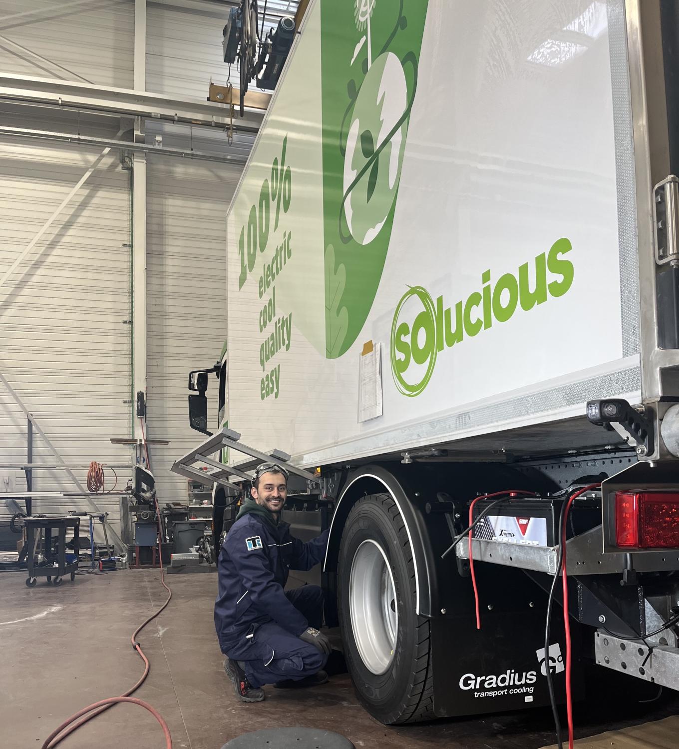 Equans-Gradius-rust-nieuwe-elektrische-vrachtwagens-Solucious-uit-koeltransport-al-10-jaar-partners